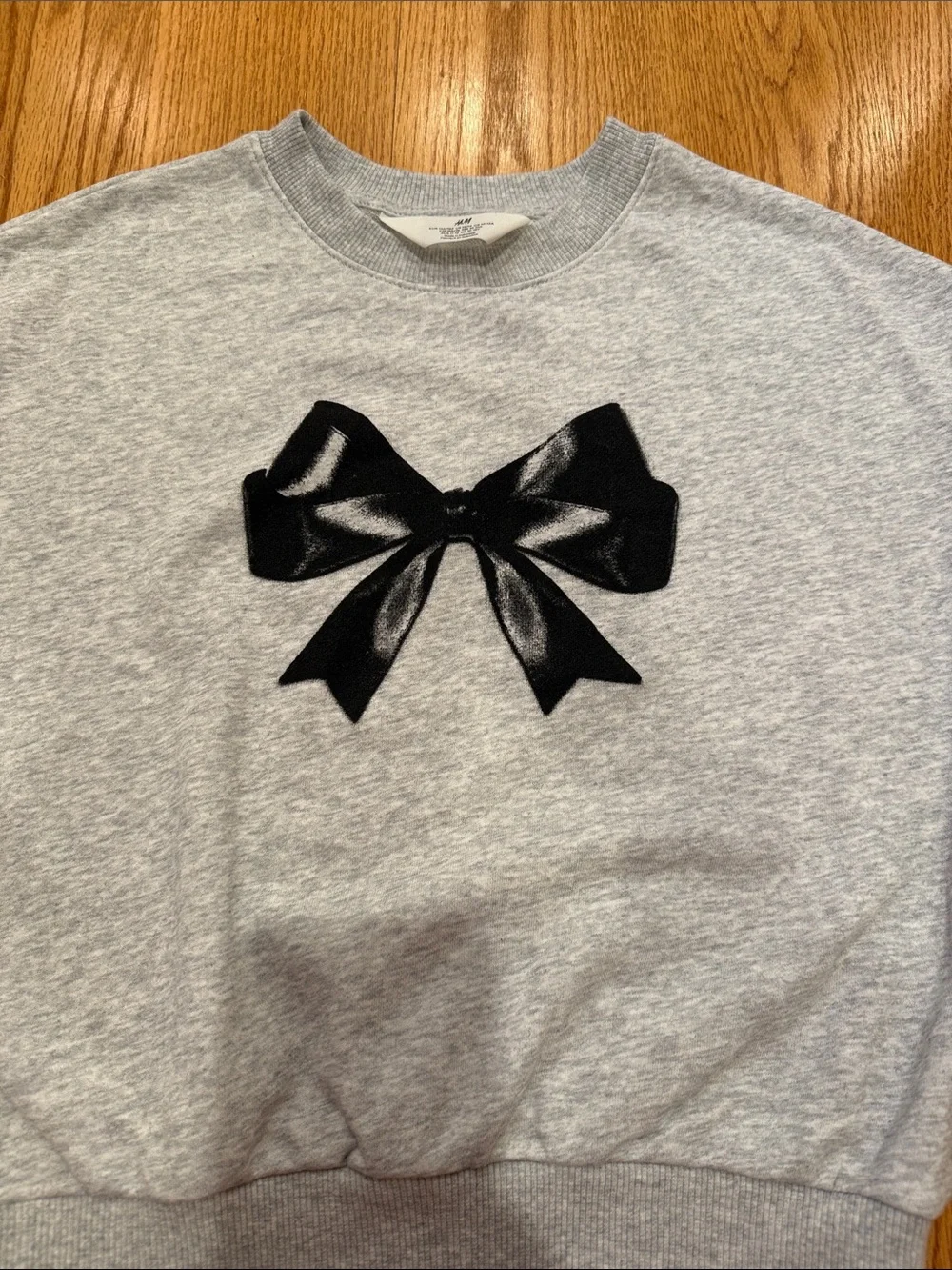 H&M Light Gray Crewneck Sweatshirt with Black Bow